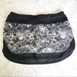 Lululemon floral tennis running skirt // 6 // euc